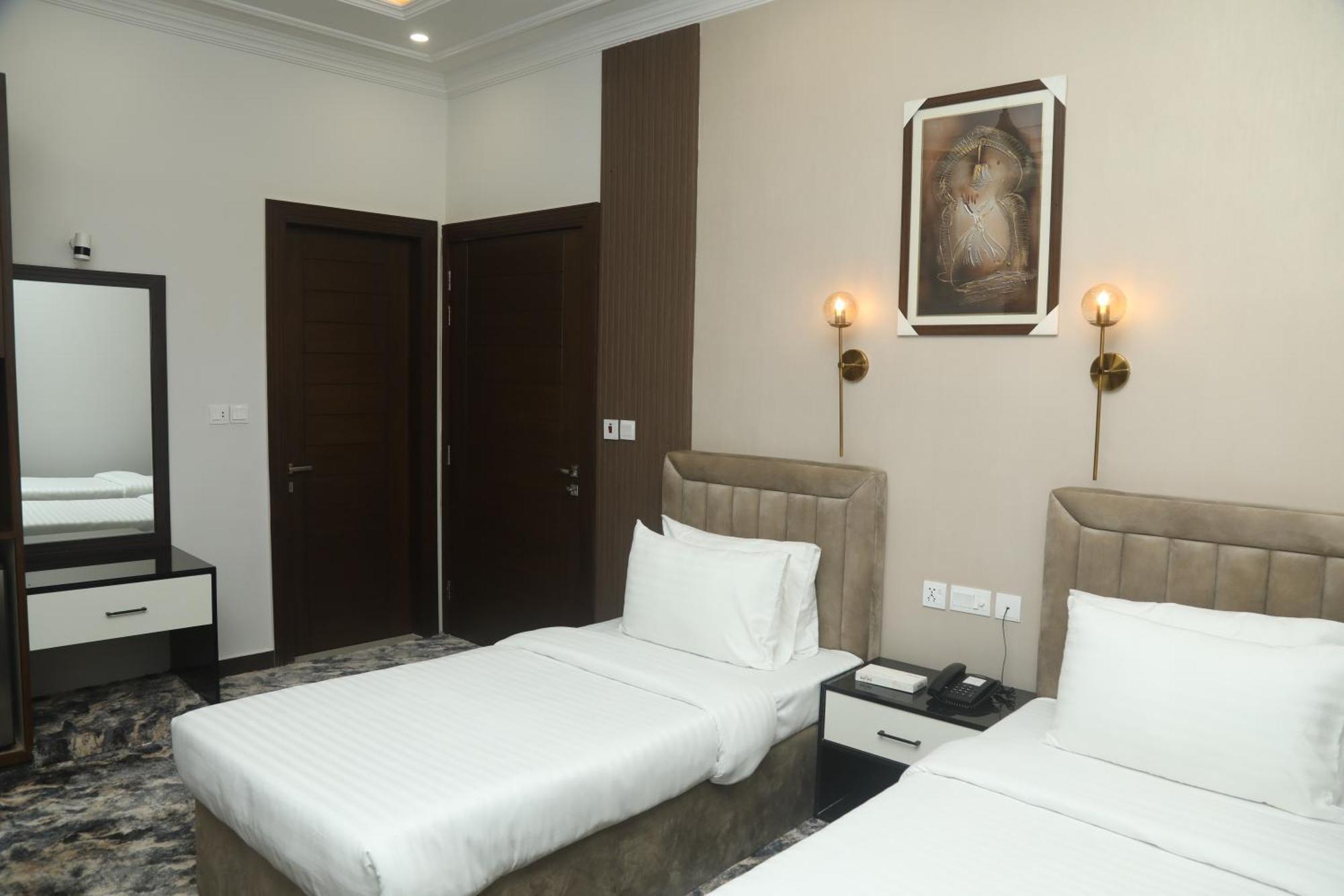 Swarg Hotel Sahiwal المظهر الخارجي الصورة