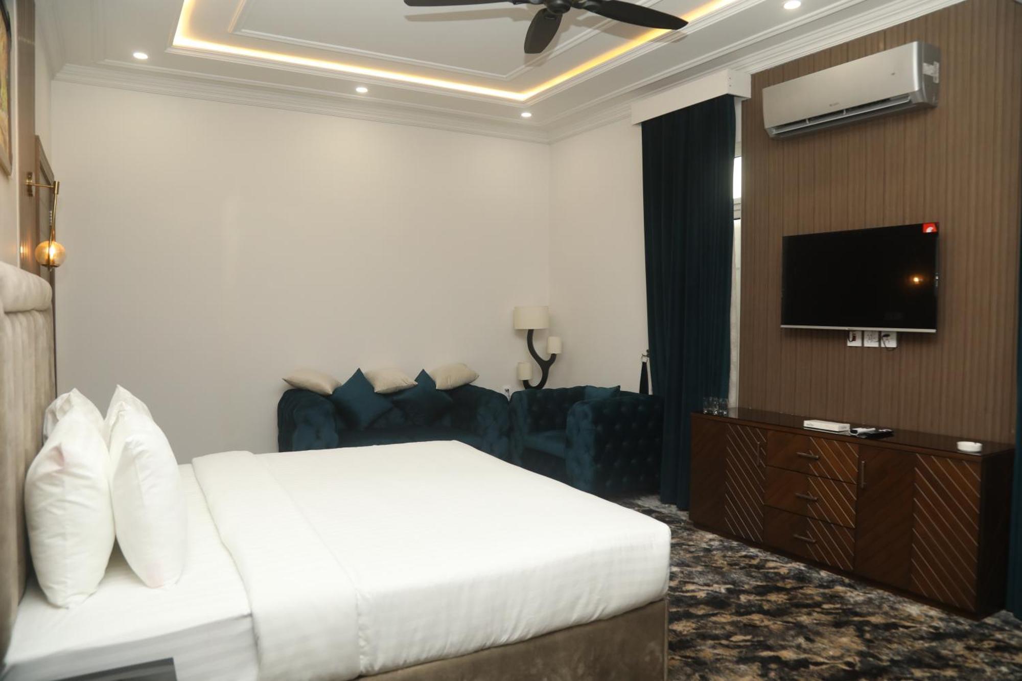 Swarg Hotel Sahiwal المظهر الخارجي الصورة