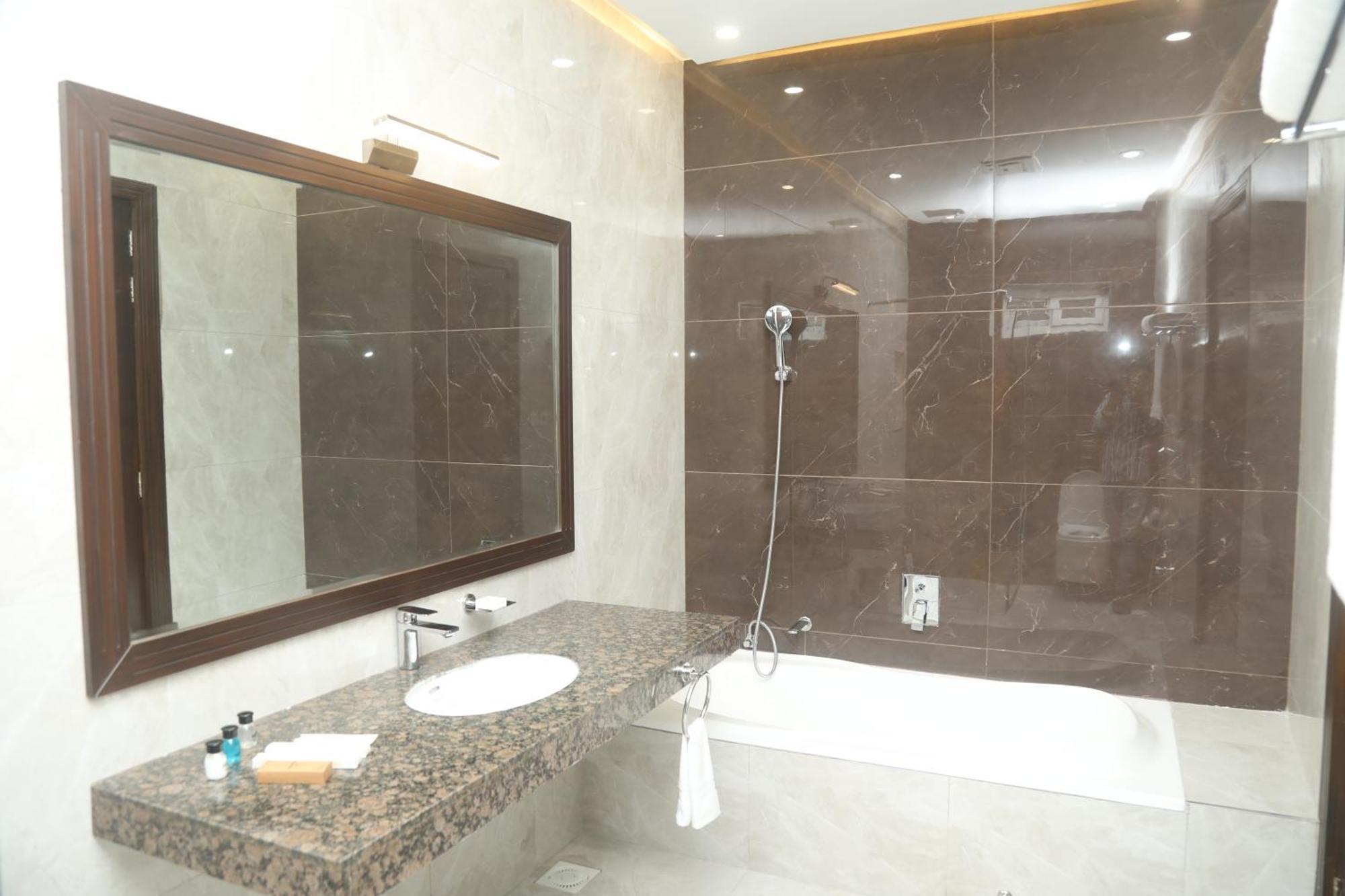 Swarg Hotel Sahiwal المظهر الخارجي الصورة