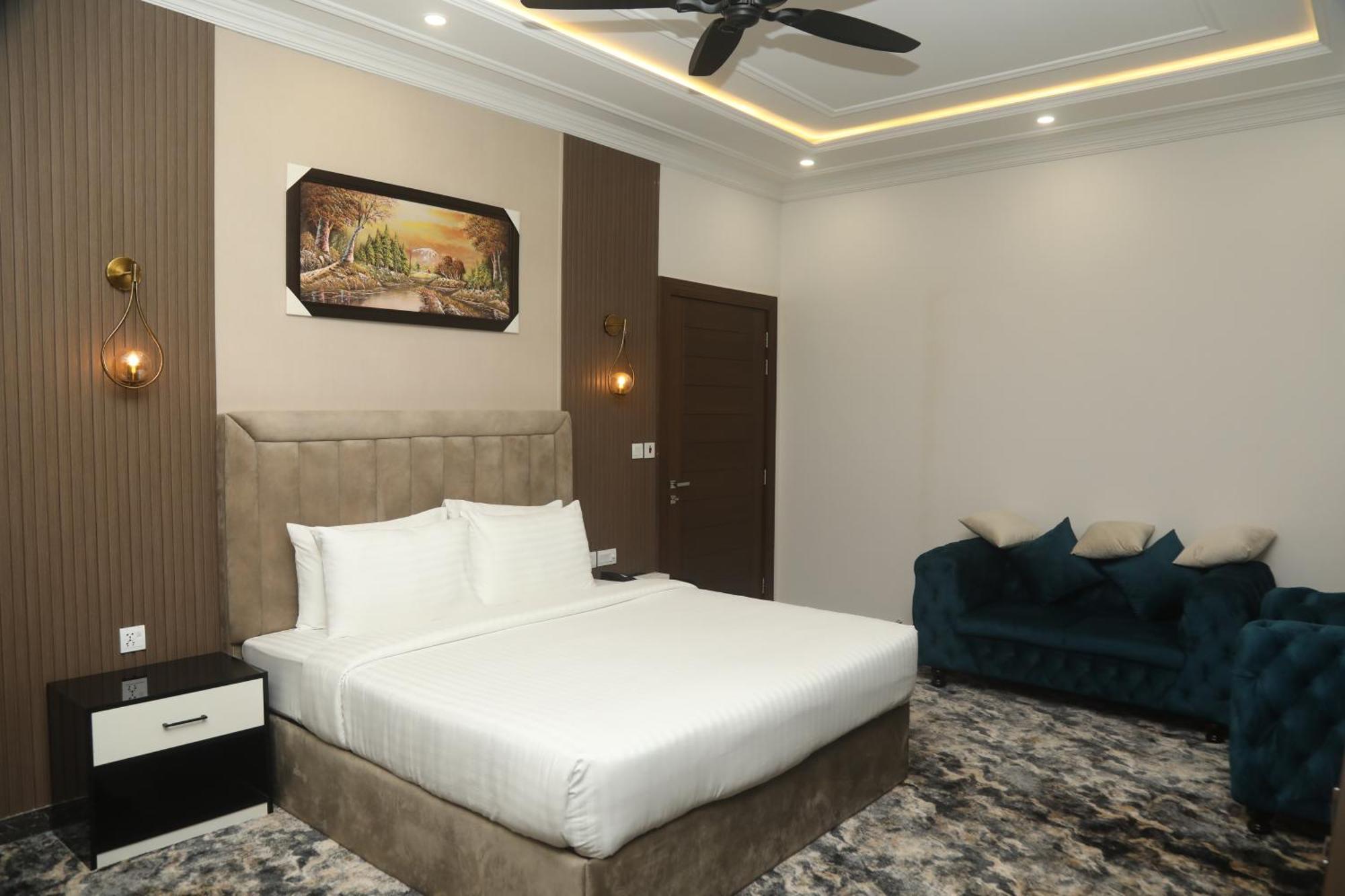 Swarg Hotel Sahiwal المظهر الخارجي الصورة