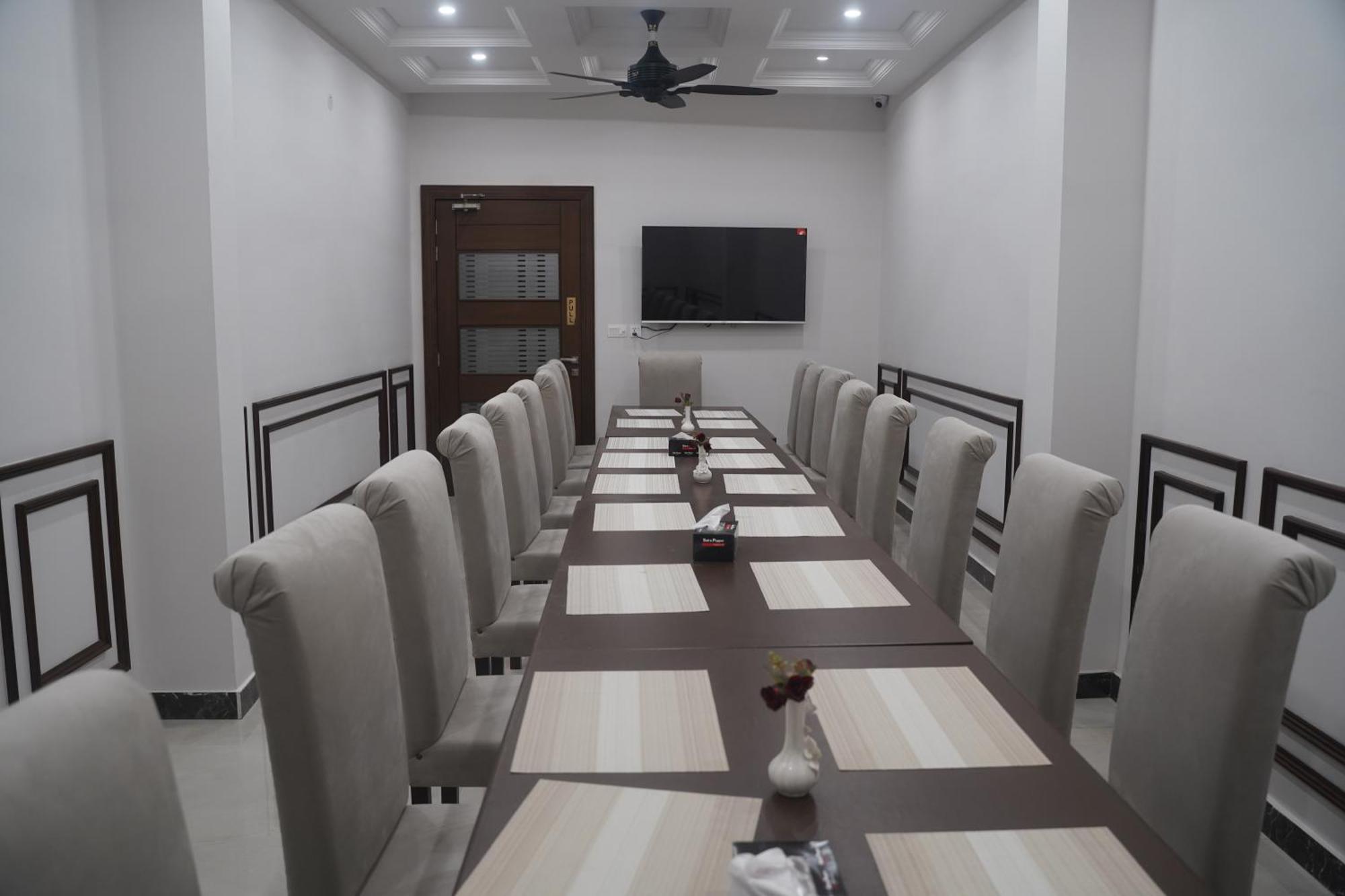 Swarg Hotel Sahiwal المظهر الخارجي الصورة