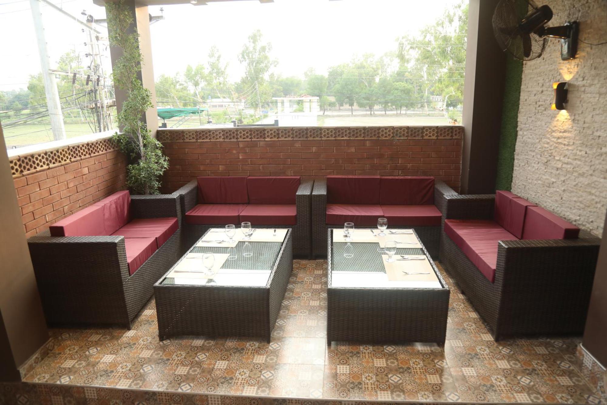 Swarg Hotel Sahiwal المظهر الخارجي الصورة